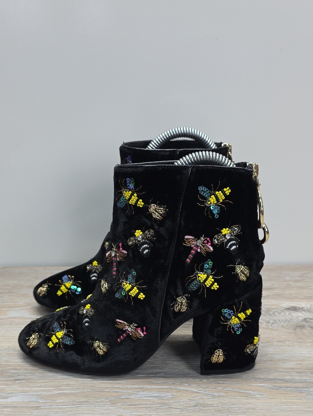 NWOT Zara Velvet Embroidered Bee & Dragonfly Block Heel Ankle Booties Sz 5 US/35